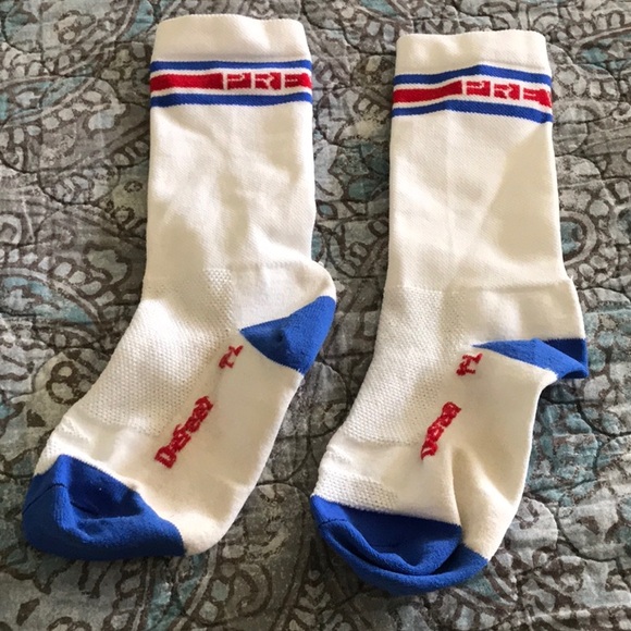 DeFeet Cycling Socks for Prevelo - Picture 4 of 7